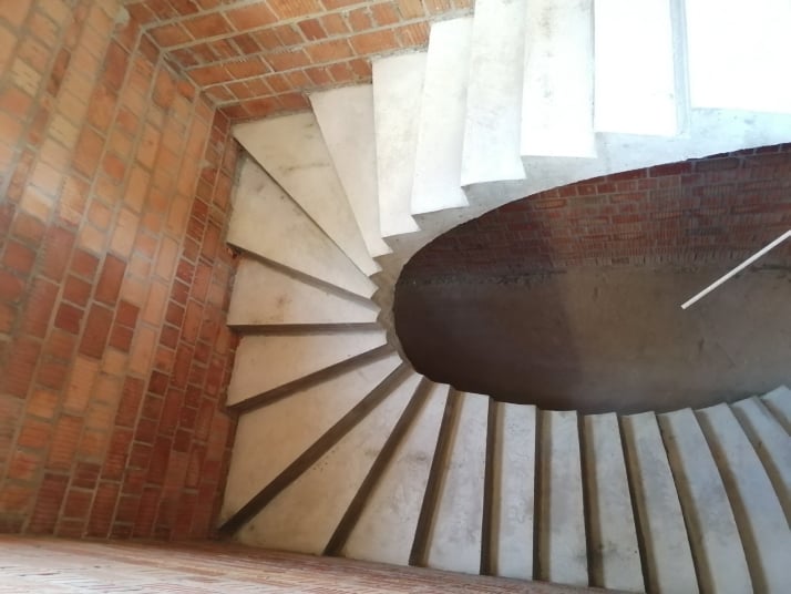 Монолитные бетонные лестницы Тюмень Подъём